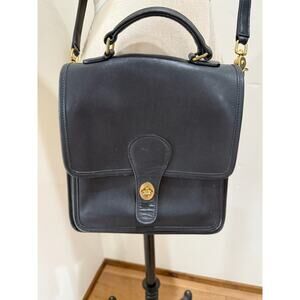 VINTAGE Legacy 90s Coach Station Bag 5130 Black Leather Gold Station Crossbody